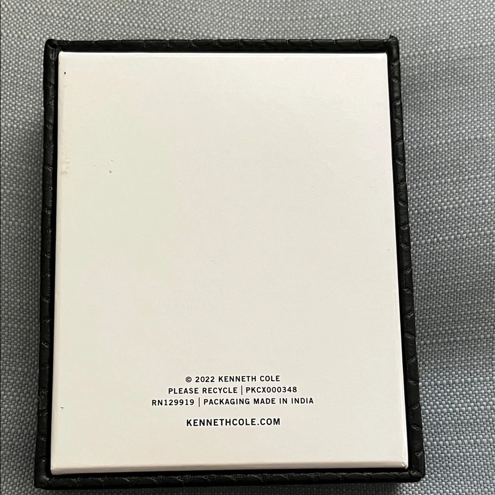 Kenneth Cole Reaction Black Leather Card Holder